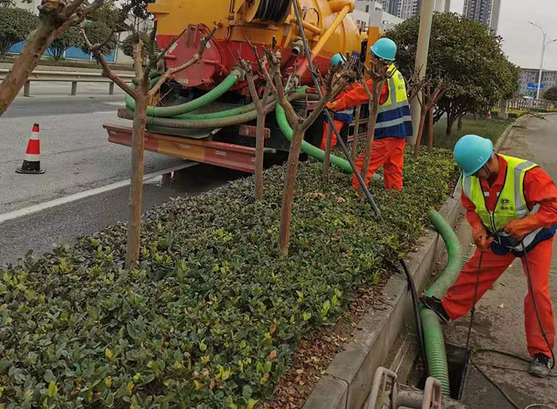 吐鲁番市政管道清淤